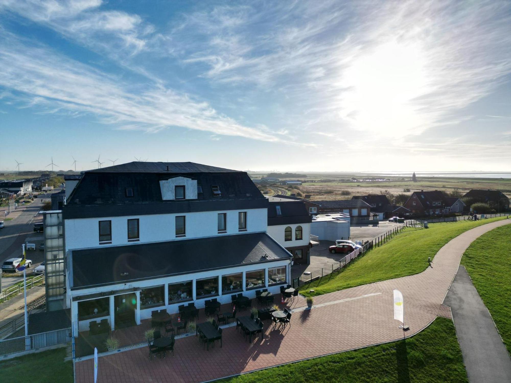 Strandhotel Dagebuell Direkt An Der Nordsee Exterior photo